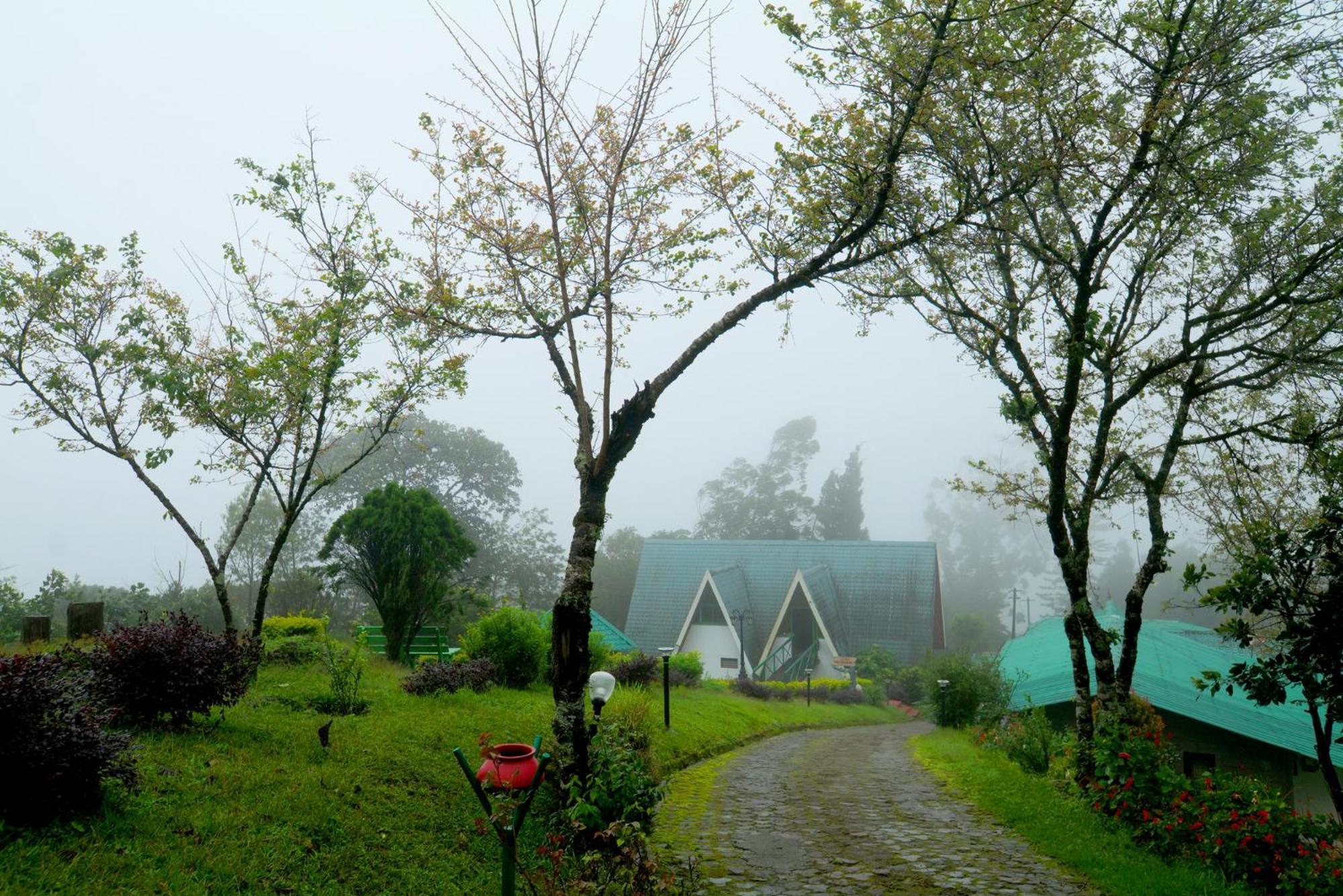 Camelot Resort Munnar Exterior photo