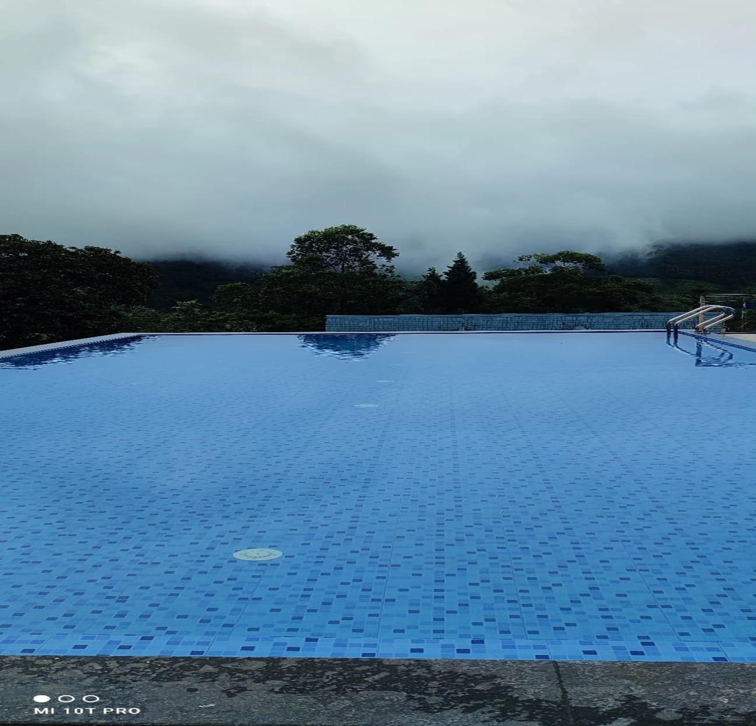 Camelot Resort Munnar Exterior photo